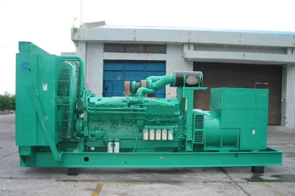 市北工厂发电机应急发电时如何更准确地检查发电机状态？